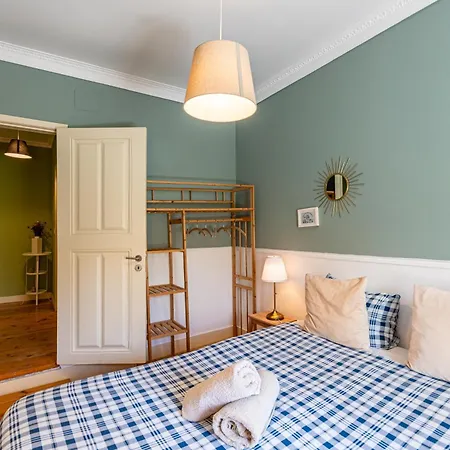 In The Typical Neighborhood- Graca * リスボン