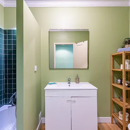 In The Typical Neighborhood- Graca * リスボン